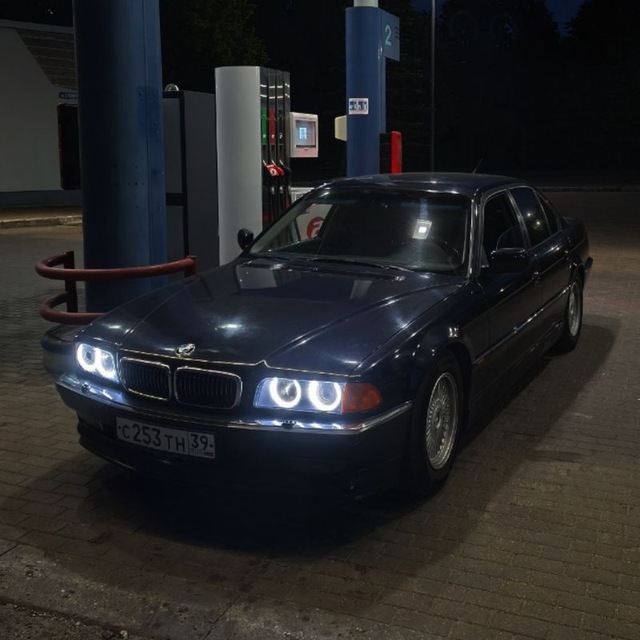 FRAU 7 E38 V8